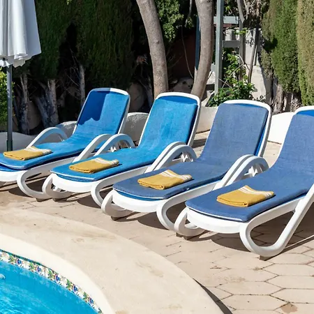 Guzman - Peter 빌라 칼페