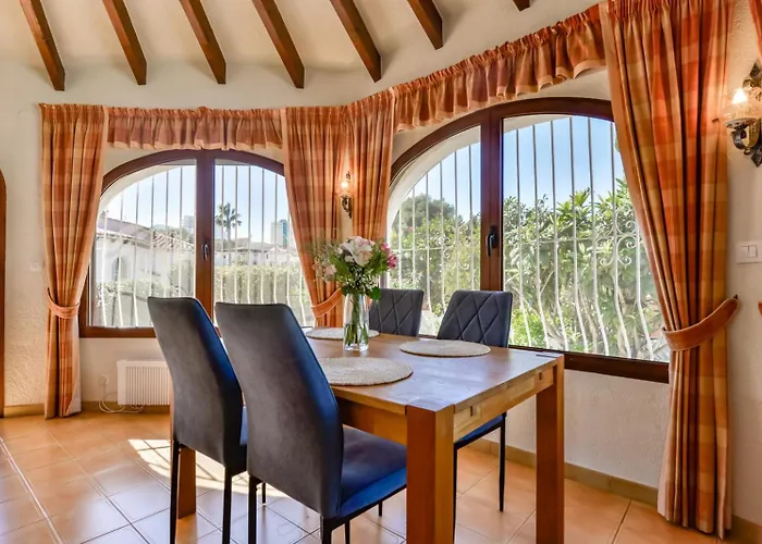 Guzman - Peter 빌라