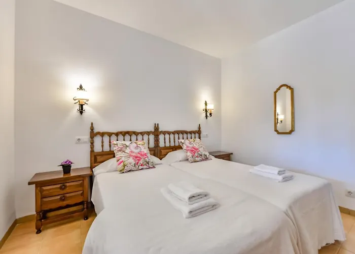 Guzman - Peter Villa