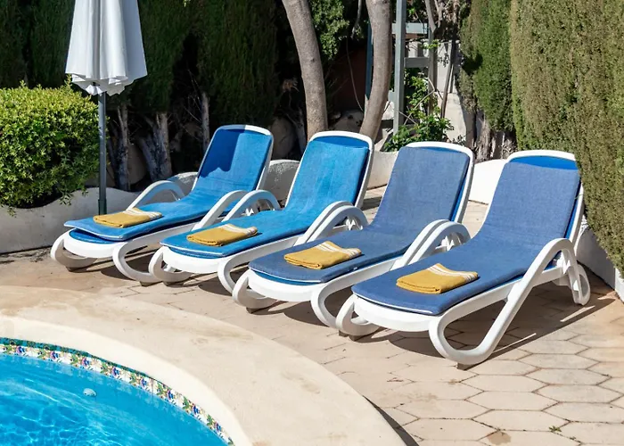 Guzman - Peter 빌라 칼페